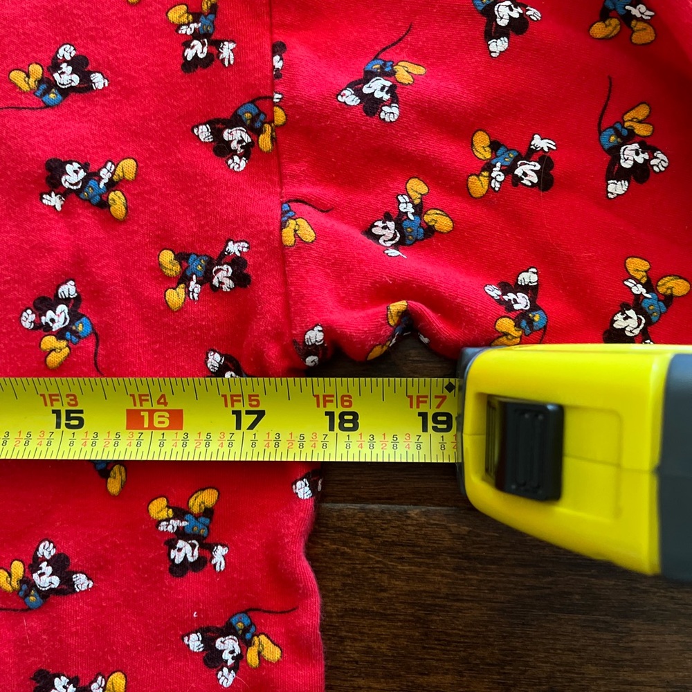 ❤️ Vintage 90s red Mickey Mouse turtleneck ❤️ - Picture 7 of 8